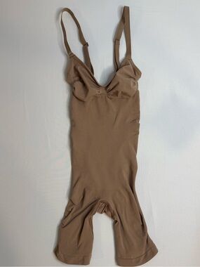 SKIMS Sculpting Mid Thigh Shapewear Bodysuit Nude Tan